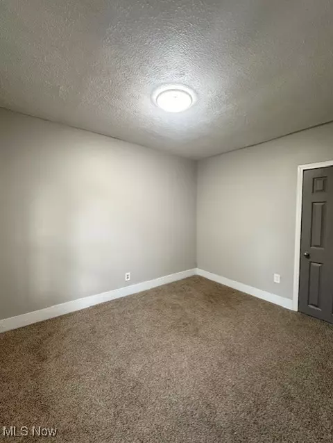Bedroom - 216 E 33rd St, Lorain, OH 44055 photo 2 of 4
