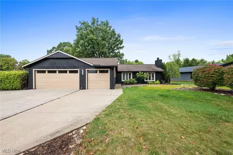 10008 Plum Brook Ln, Strongsville, OH 44149