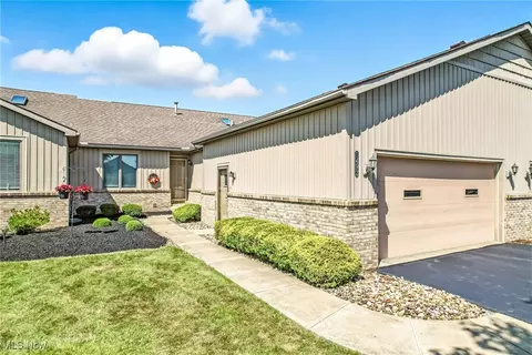 1492 Tripodi Cir, Niles, OH 44446
