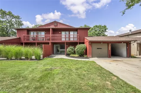 7340 Creekwood Dr, North Royalton, OH 44133