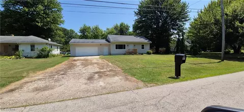 2212 Tryon Rd, Ashtabula, OH 44004