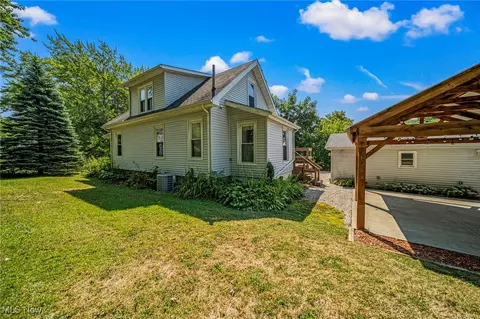 Exterior - 6327 Bales Ct, Ashtabula, OH 44004 photo 4 of 7