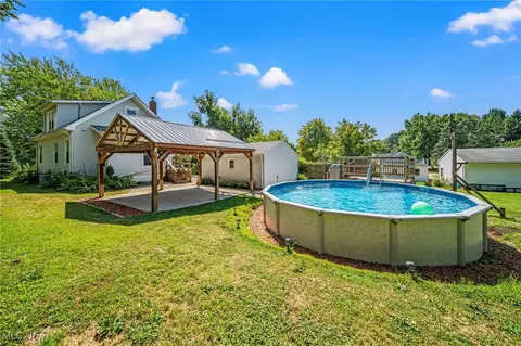 Exterior - 6327 Bales Ct, Ashtabula, OH 44004 photo 5 of 7