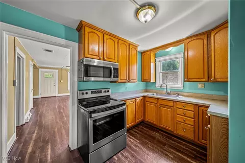 Kitchen - 6327 Bales Ct, Ashtabula, OH 44004 photo 1 of 1