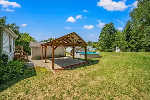 Exterior - 6327 Bales Ct, Ashtabula, OH 44004 photo 3 of 7