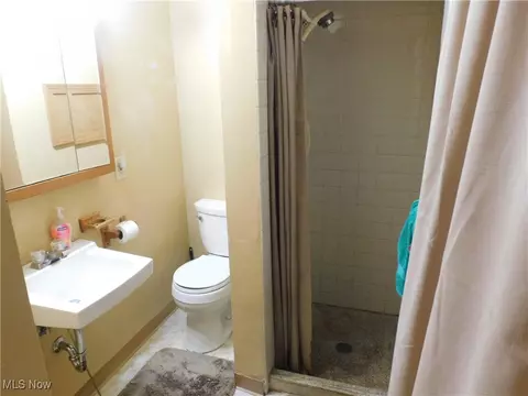 Bath - 1808 W 19th St, Ashtabula, OH 44004 photo 2 of 2