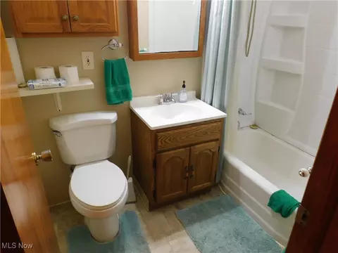 Bath - 1808 W 19th St, Ashtabula, OH 44004 photo 1 of 2
