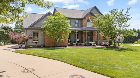 8510 Deacon Ave NW, North Canton, OH 44720