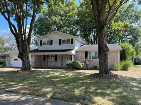 1354 Independence Cir SE, New Philadelphia, OH 44663