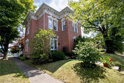 201 S Market St, Loudonville, OH 44842