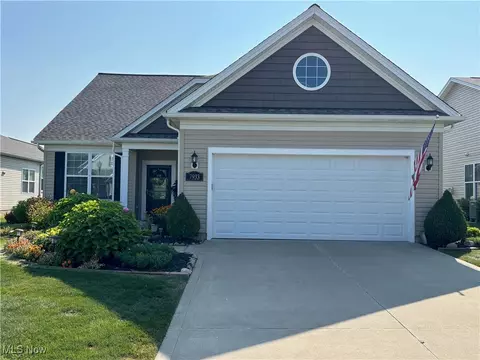 7933 Dovegate Dr, Mentor, OH 44060