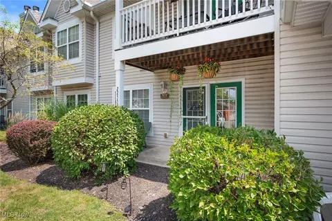 22559 Lenox Dr #512, Fairview Park, OH 44126