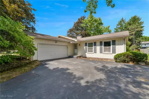106 Stoney Creek Ct, Boardman, OH 44512