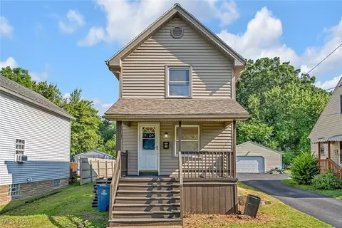 322 Ohio Ave, Girard, OH 44420