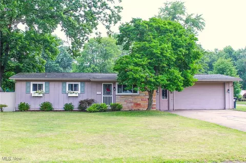 3782 Cumberland Cir, Youngstown, OH 44515