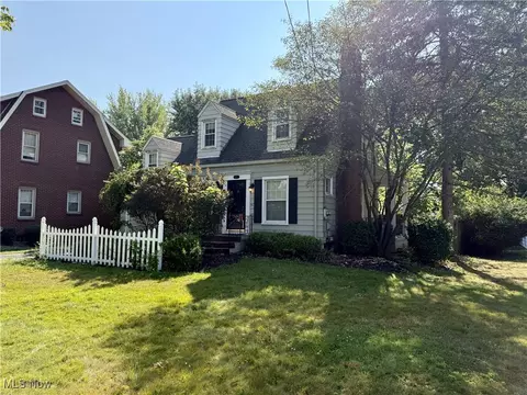 107 Oakley Ave, Youngstown, OH 44512