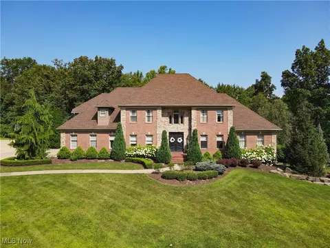 3967 Forest Ridge Dr, Richfield, OH 44286
