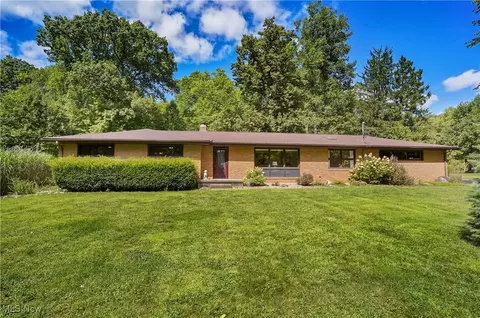 4555 Ranchwood Rd, Akron, OH 44333