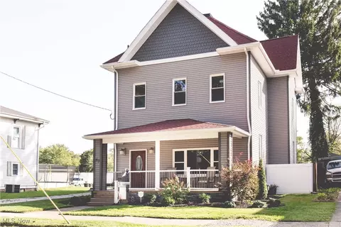 47 Canal St W, Navarre, OH 44662