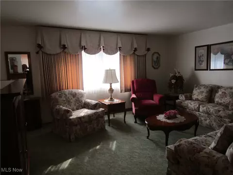 131 Forest Rd, Weirton, WV 26062 photo 4