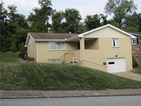 131 Forest Rd, Weirton, WV 26062