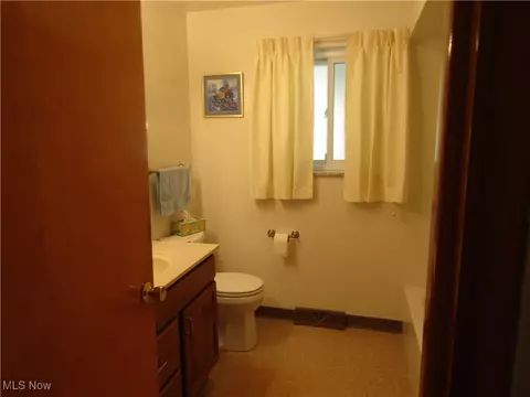 131 Forest Rd, Weirton, WV 26062 photo 11