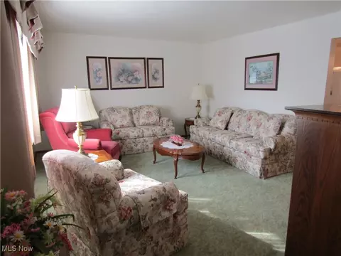 131 Forest Rd, Weirton, WV 26062 photo 3