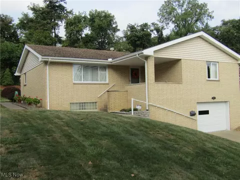 131 Forest Rd, Weirton, WV 26062 photo 2
