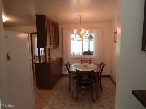 131 Forest Rd, Weirton, WV 26062 photo 7