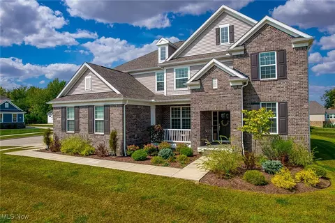 777 Nancy Dr, Aurora, OH 44202