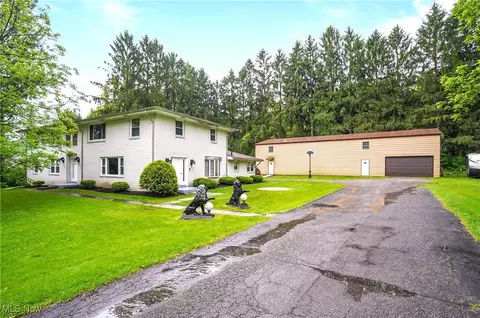 7182 Stewart Sharon Rd, Hubbard, OH 44425