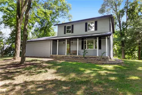 9426 Lawndell Ave SW, Navarre, OH 44662