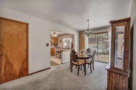 426 E 266th St, Euclid, OH 44132 photo 8