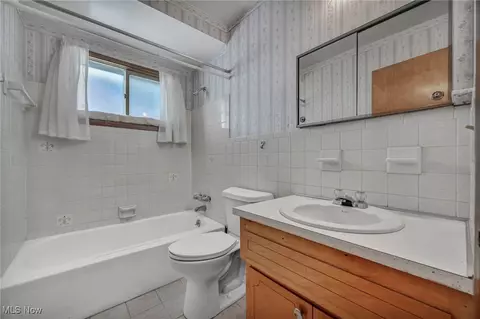 426 E 266th St, Euclid, OH 44132 photo 16