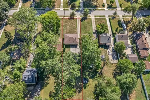 426 E 266th St, Euclid, OH 44132 photo 2