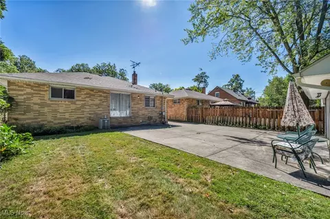 426 E 266th St, Euclid, OH 44132 photo 24