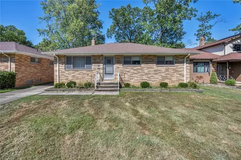 426 E 266th St, Euclid, OH 44132 photo 4