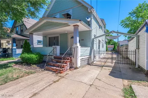 3185 W 38th St, Cleveland, OH 44109