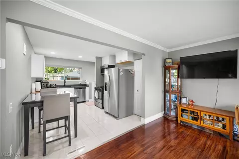 2575 Marda Dr, Parma, OH 44134 photo 7