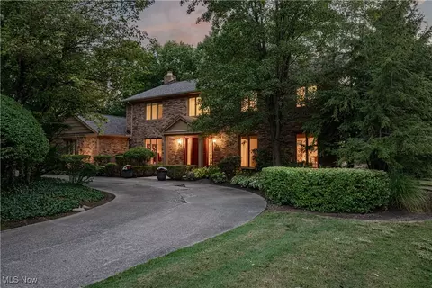 2610 Hickory Ln, Pepper Pike, OH 44124
