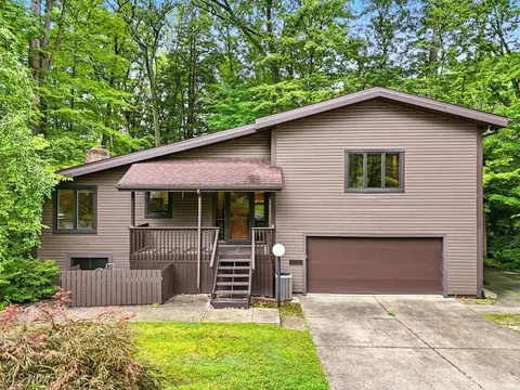 163 Cedar Hill Cir, Cuyahoga Falls, OH 44223