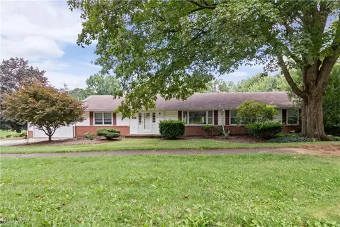 2011 Christmas Run Blvd, Wooster, OH 44691