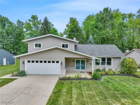 32055 Tracy Ln, Solon, OH 44139