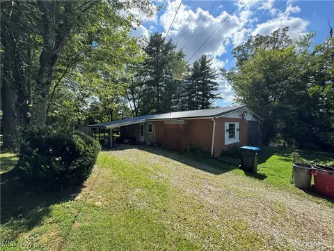 1332 Sunrise Ave, Zanesville, OH 43701
