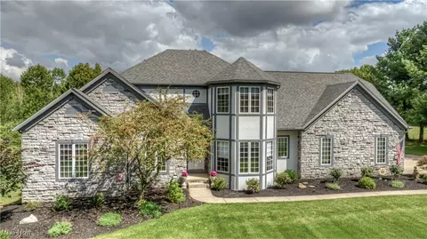 7919 Chaffee Rd, Sagamore Hills, OH 44067