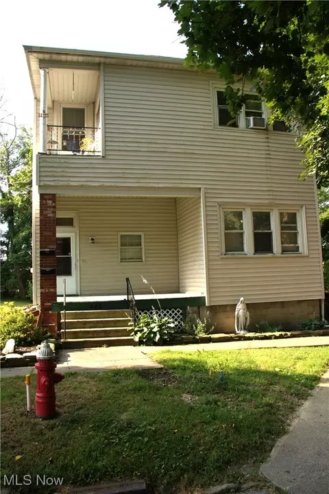 442 6th St, Elyria, OH 44035
