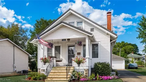 945 Eppley Ave, Zanesville, OH 43701
