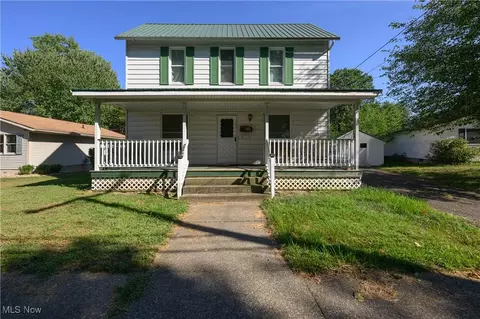 820 E Front St, Dover, OH 44622