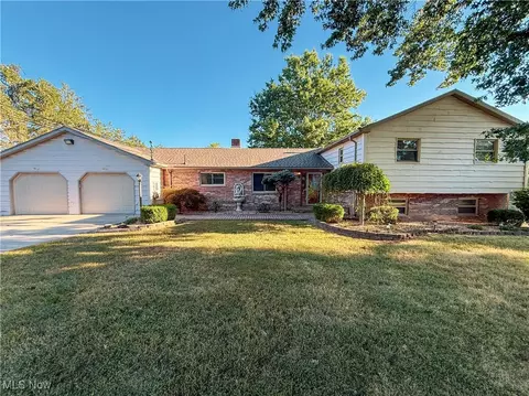 215 Valley Mills Rd, Parkersburg, WV 26104