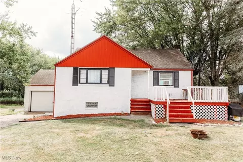 1527 Johns Ave SE, East Canton, OH 44730